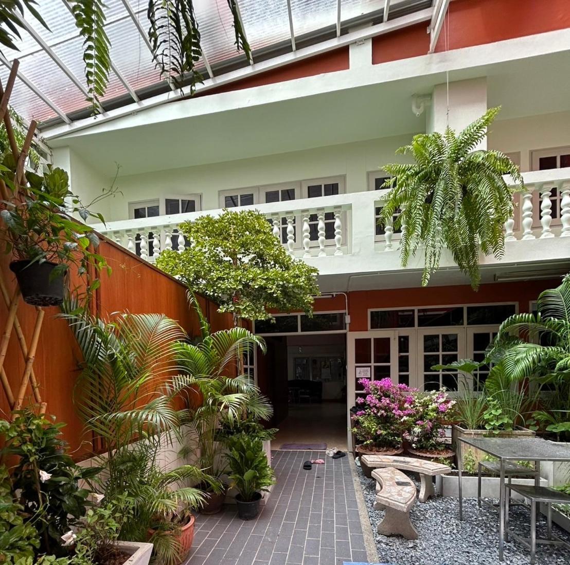 Vonden Garden By Merry V Bangkok Exterior photo