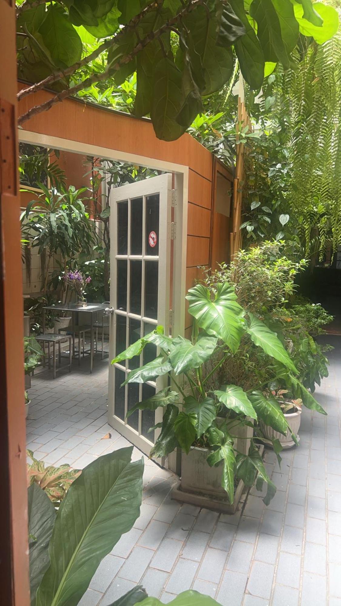 Vonden Garden By Merry V Bangkok Exterior photo